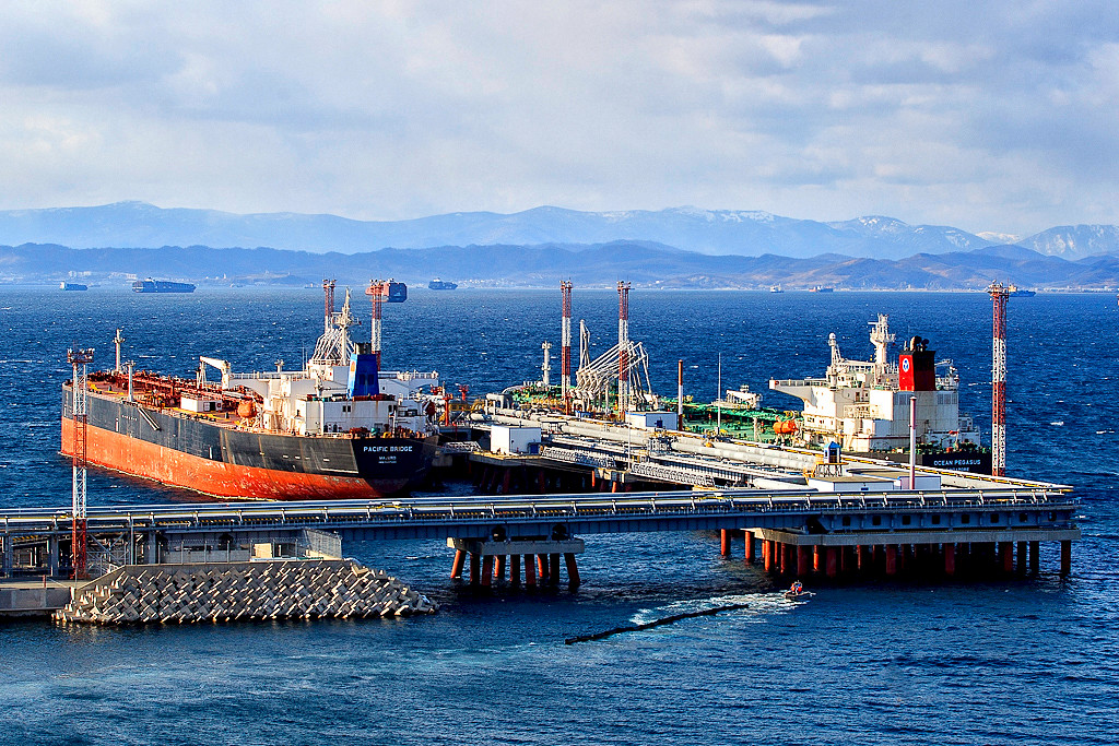 Виды транспорта восточной сибири. Козьмино нефтеналивной терминал. Морской терминал порт Козьмино. Порт Козьмино находка. Бухта Козьмино находка.