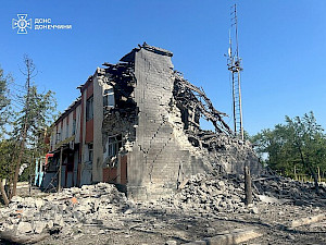 Feuerwache nach einem russischen Angriff in Torec'k am 12.7.2024. Foto: State Emergency Service of Ukraine CC-BY-4.0