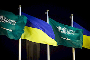 Die ukrainische und saudische Flagge in Dschidda. Quelle: X Zelens'kyj